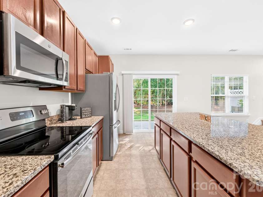 13505 Browhill Lane, Charlotte, NC 28278.  MLS# CAR4399701, YatesRealty ID 36453. 