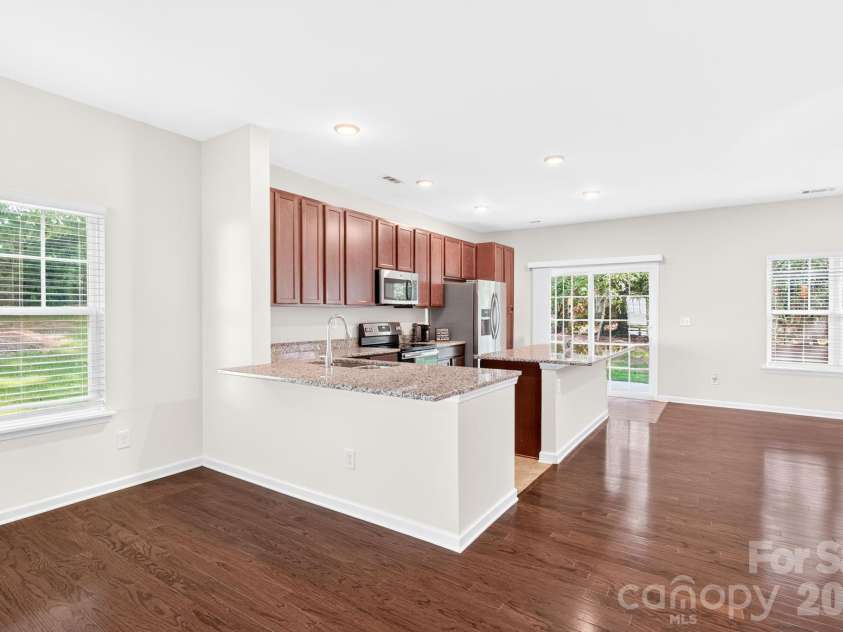 13505 Browhill Lane, Charlotte, NC 28278.  MLS# CAR4399701, YatesRealty ID 36453. 