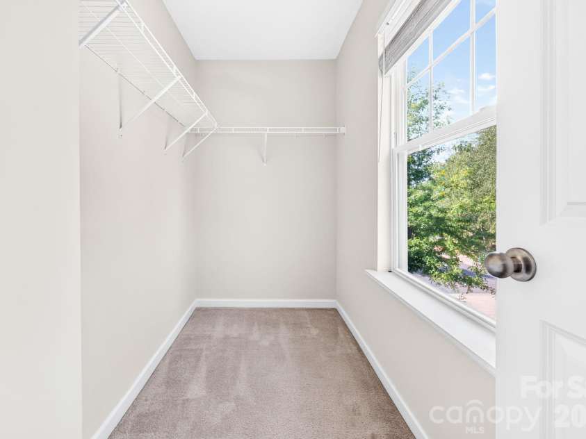13505 Browhill Lane, Charlotte, NC 28278.  MLS# CAR4399701, YatesRealty ID 36453. 
