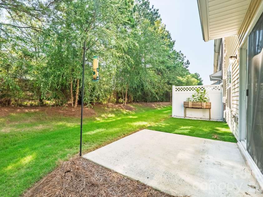 13505 Browhill Lane, Charlotte, NC 28278.  MLS# CAR4399701, YatesRealty ID 36453. 