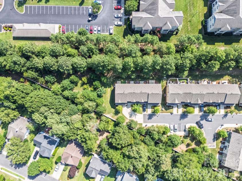 13505 Browhill Lane, Charlotte, NC 28278.  MLS# CAR4399701, YatesRealty ID 36453. 