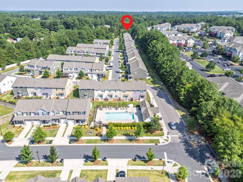 13505 Browhill Lane, Charlotte, NC 28278.  MLS# CAR4399701, YatesRealty ID 36453. 