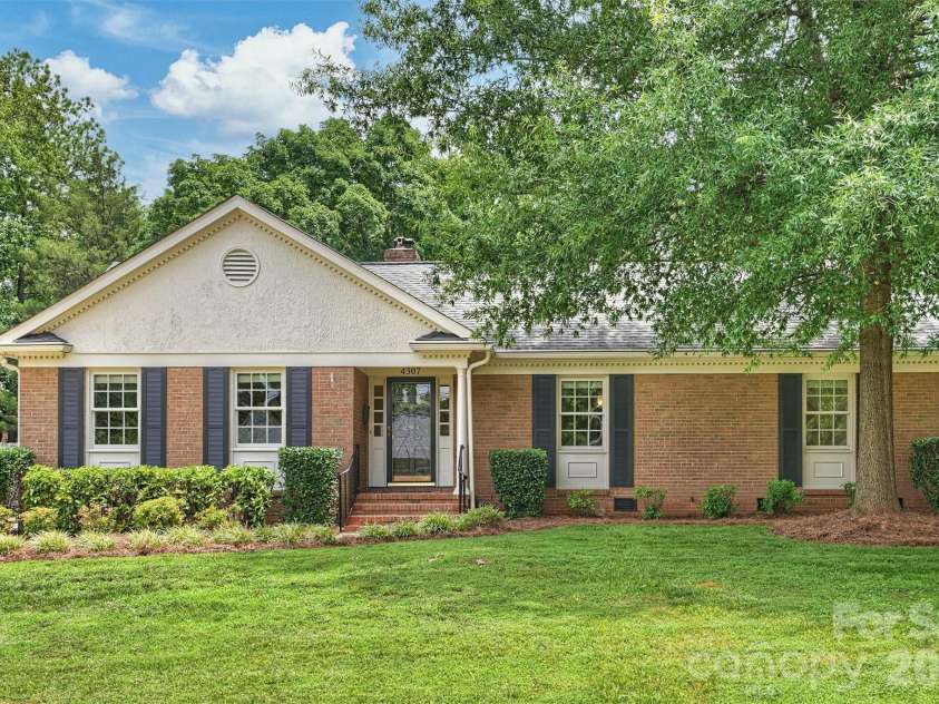 4307 Glenfall Avenue, Charlotte, NC 28210.  MLS# CAR4399697, YatesRealty ID 36454. 