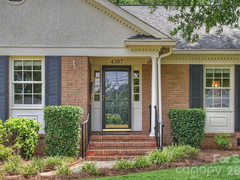 4307 Glenfall Avenue, Charlotte, NC 28210.  MLS# CAR4399697, YatesRealty ID 36454. 