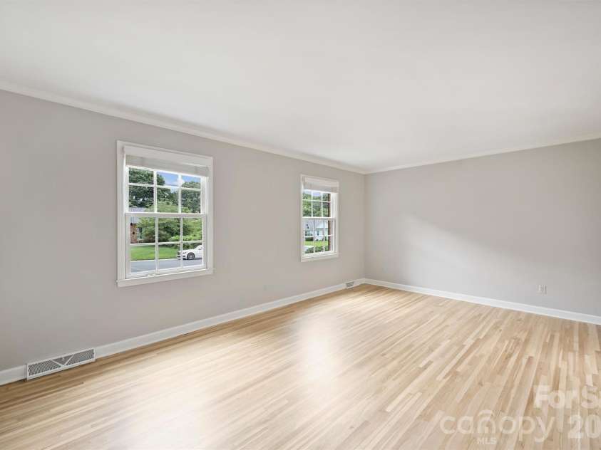 4307 Glenfall Avenue, Charlotte, NC 28210.  MLS# CAR4399697, YatesRealty ID 36454. 
