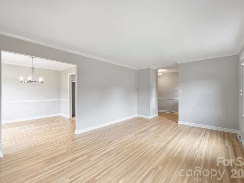 4307 Glenfall Avenue, Charlotte, NC 28210.  MLS# CAR4399697, YatesRealty ID 36454. 