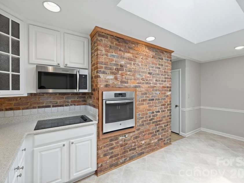 4307 Glenfall Avenue, Charlotte, NC 28210.  MLS# CAR4399697, YatesRealty ID 36454. 