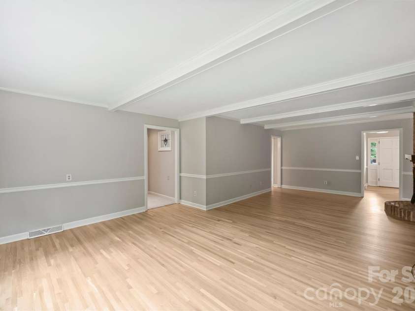 4307 Glenfall Avenue, Charlotte, NC 28210.  MLS# CAR4399697, YatesRealty ID 36454. 