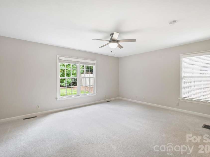 4307 Glenfall Avenue, Charlotte, NC 28210.  MLS# CAR4399697, YatesRealty ID 36454. 