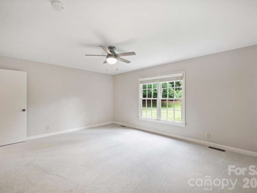4307 Glenfall Avenue, Charlotte, NC 28210.  MLS# CAR4399697, YatesRealty ID 36454. 