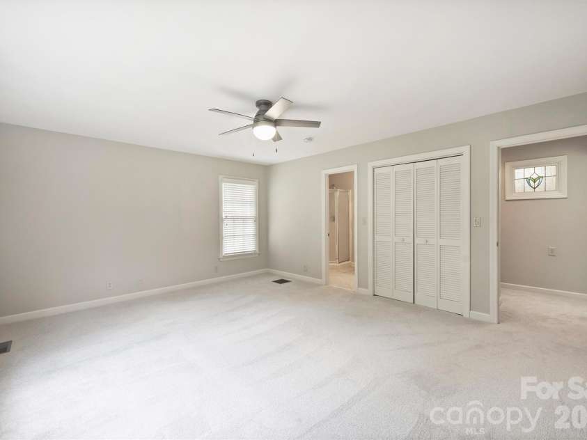 4307 Glenfall Avenue, Charlotte, NC 28210.  MLS# CAR4399697, YatesRealty ID 36454. 