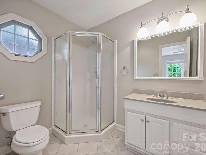 4307 Glenfall Avenue, Charlotte, NC 28210.  MLS# CAR4399697, YatesRealty ID 36454. 