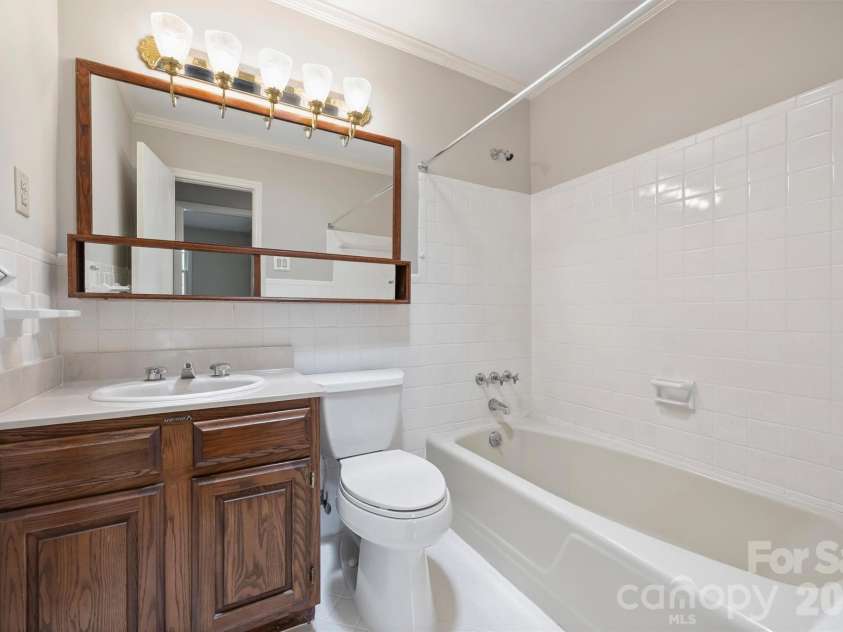 4307 Glenfall Avenue, Charlotte, NC 28210.  MLS# CAR4399697, YatesRealty ID 36454. 