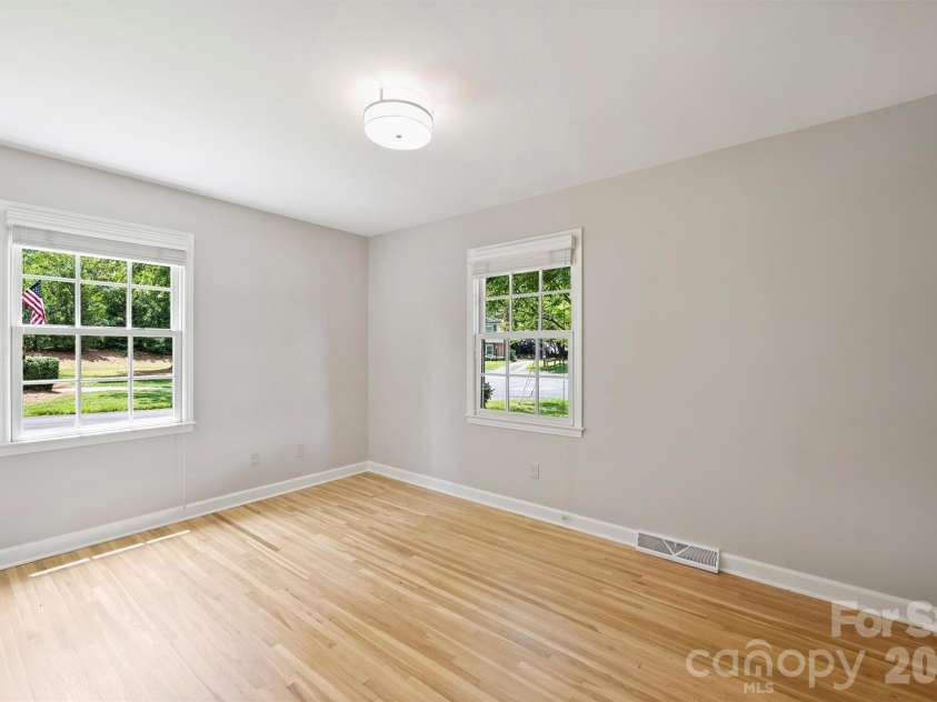 4307 Glenfall Avenue, Charlotte, NC 28210.  MLS# CAR4399697, YatesRealty ID 36454. 