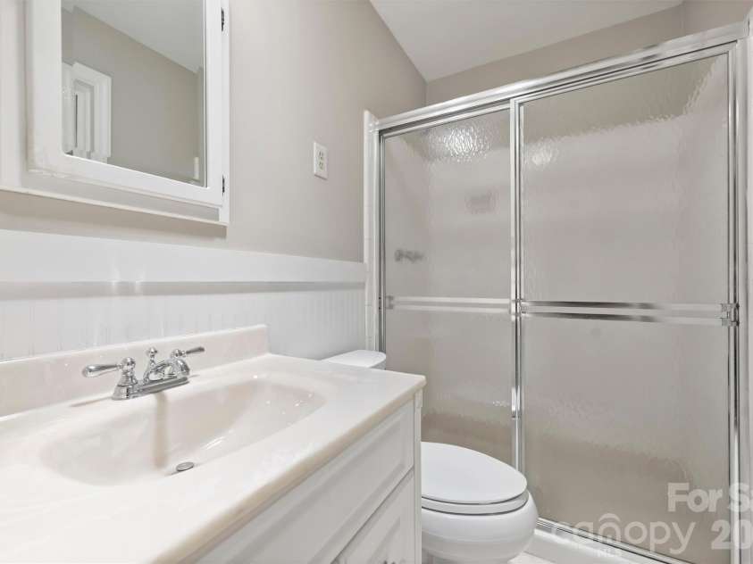 4307 Glenfall Avenue, Charlotte, NC 28210.  MLS# CAR4399697, YatesRealty ID 36454. 