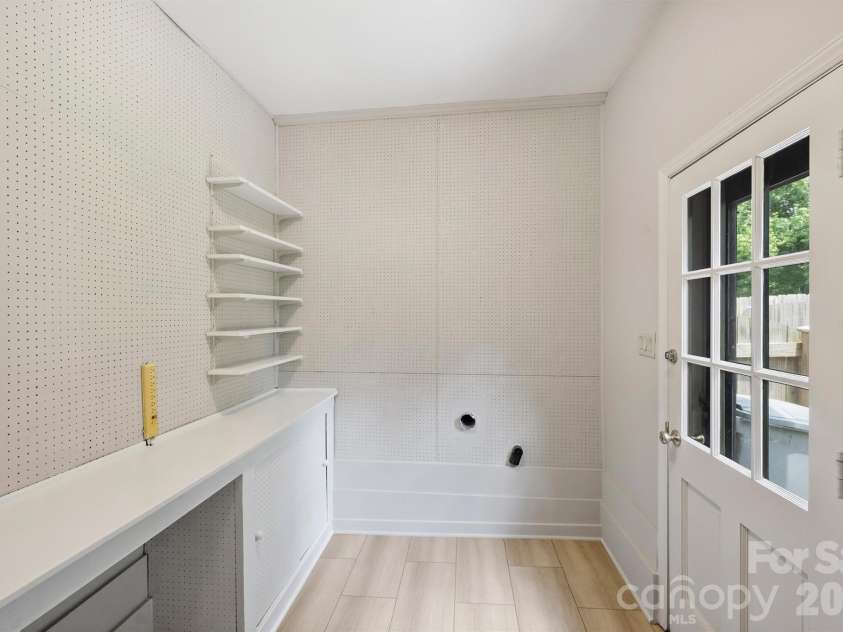 4307 Glenfall Avenue, Charlotte, NC 28210.  MLS# CAR4399697, YatesRealty ID 36454. 