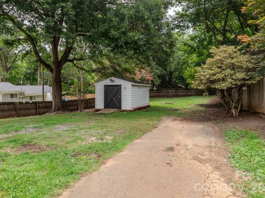 1310 York Road, Gastonia, NC 28052.  MLS# CAR4398155, YatesRealty ID 36455. 