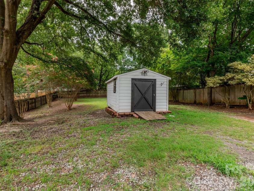 1310 York Road, Gastonia, NC 28052.  MLS# CAR4398155, YatesRealty ID 36455. 