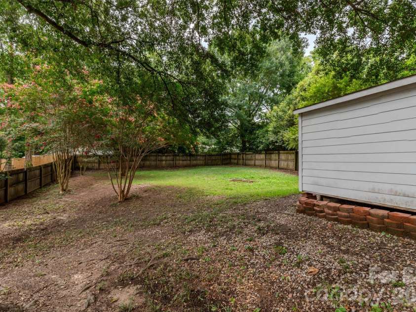 1310 York Road, Gastonia, NC 28052.  MLS# CAR4398155, YatesRealty ID 36455. 