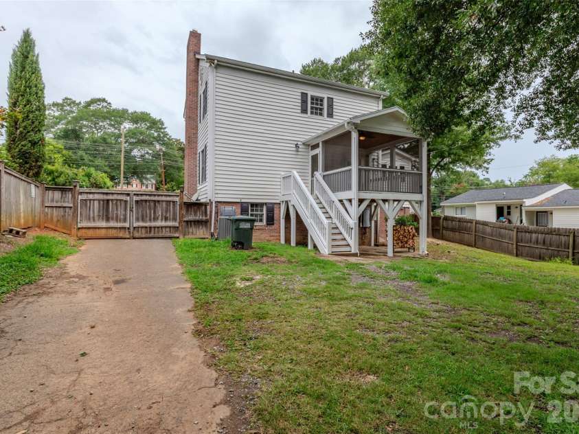 1310 York Road, Gastonia, NC 28052.  MLS# CAR4398155, YatesRealty ID 36455. 