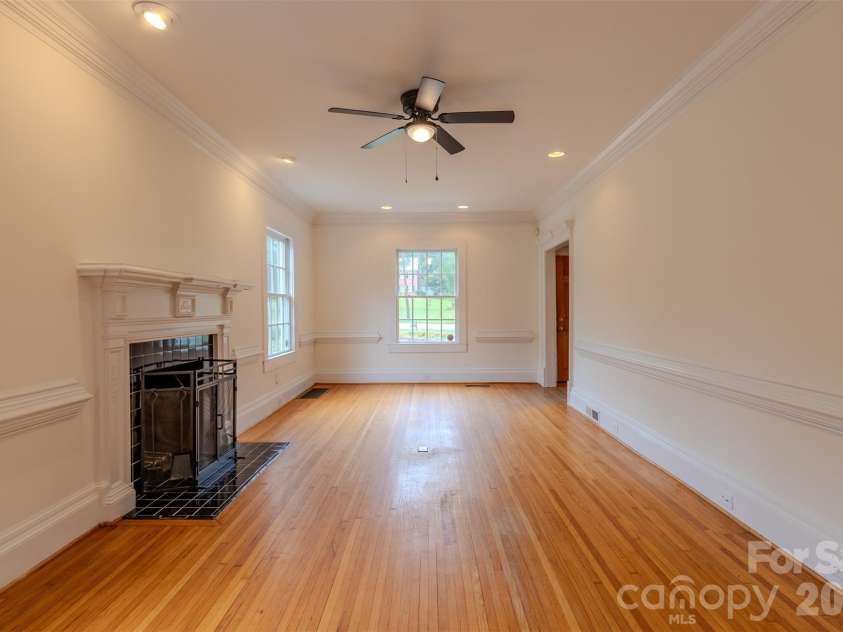 1310 York Road, Gastonia, NC 28052.  MLS# CAR4398155, YatesRealty ID 36455. 