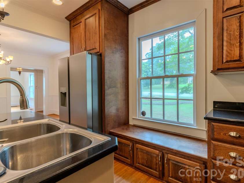 1310 York Road, Gastonia, NC 28052.  MLS# CAR4398155, YatesRealty ID 36455. 