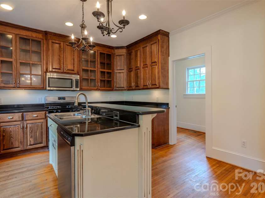 1310 York Road, Gastonia, NC 28052.  MLS# CAR4398155, YatesRealty ID 36455. 