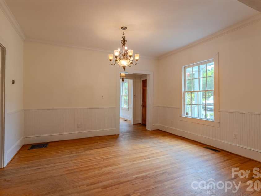1310 York Road, Gastonia, NC 28052.  MLS# CAR4398155, YatesRealty ID 36455. 