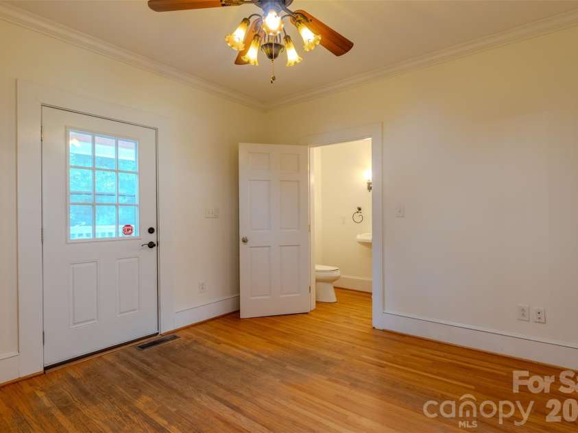 1310 York Road, Gastonia, NC 28052.  MLS# CAR4398155, YatesRealty ID 36455. 