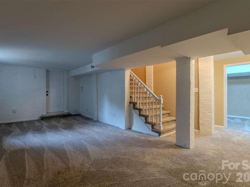 1310 York Road, Gastonia, NC 28052.  MLS# CAR4398155, YatesRealty ID 36455. 