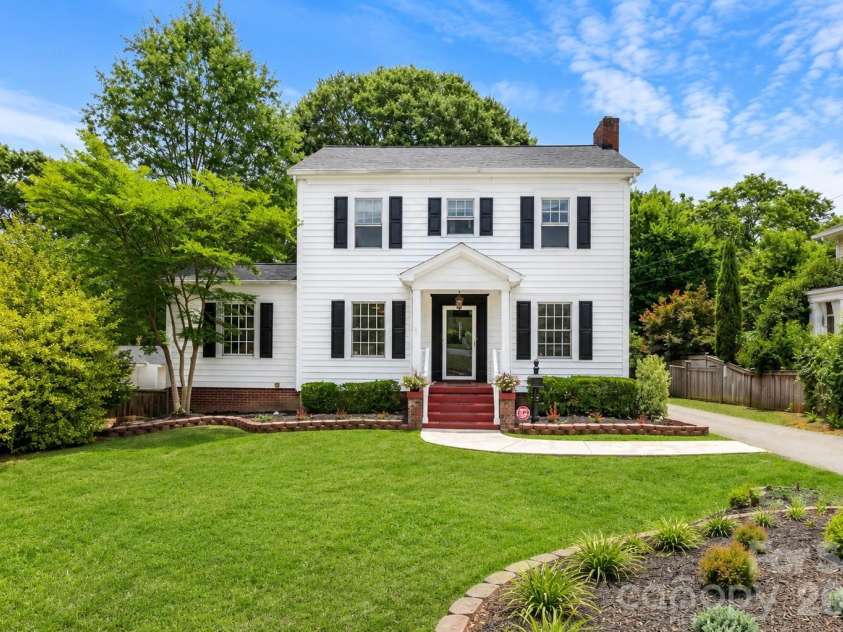 1310 York Road, Gastonia, NC 28052.  MLS# CAR4398155, YatesRealty ID 36455. 