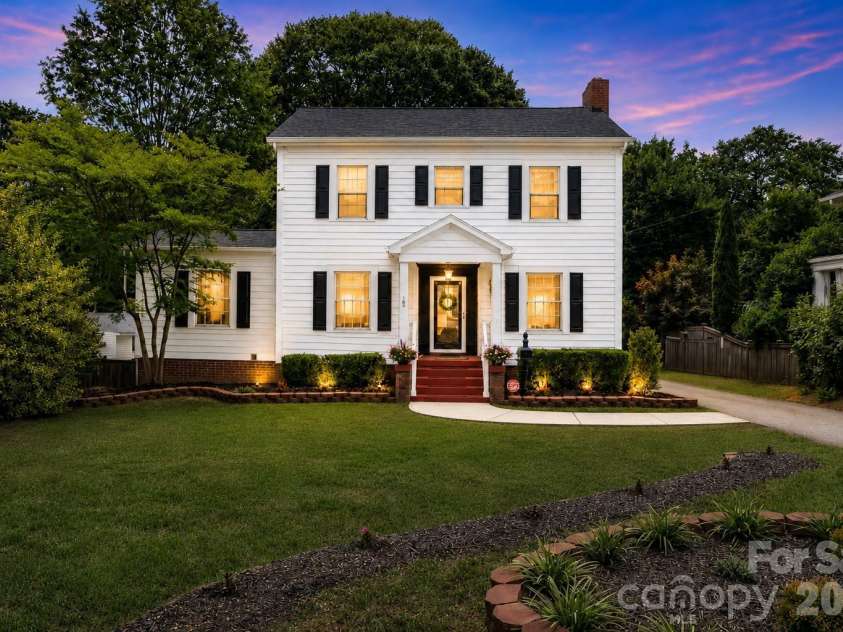 1310 York Road, Gastonia, NC 28052.  MLS# CAR4398155, YatesRealty ID 36455. 