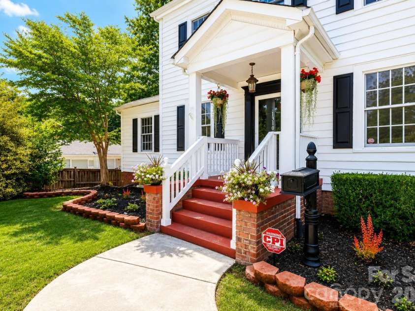 1310 York Road, Gastonia, NC 28052.  MLS# CAR4398155, YatesRealty ID 36455. 