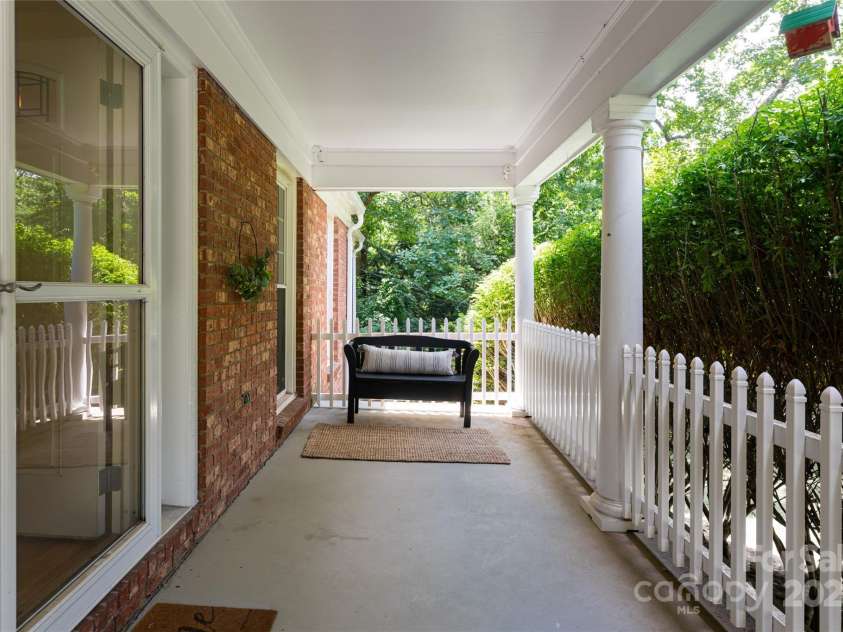 21 Westridge Drive, Asheville, NC 28803.  MLS# CAR4227775, YatesRealty ID 3646. 