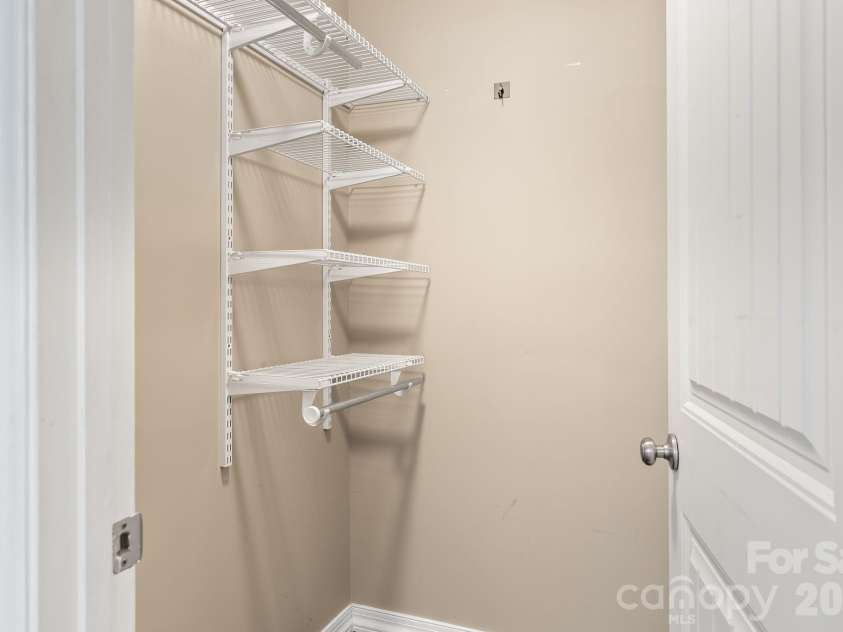 24 Ian River Drive, Asheville, NC 28806.  MLS# CAR4316888, YatesRealty ID 3646. 