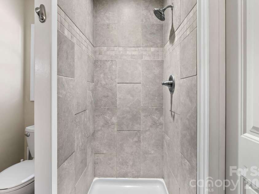 24 Ian River Drive, Asheville, NC 28806.  MLS# CAR4316888, YatesRealty ID 3646. 