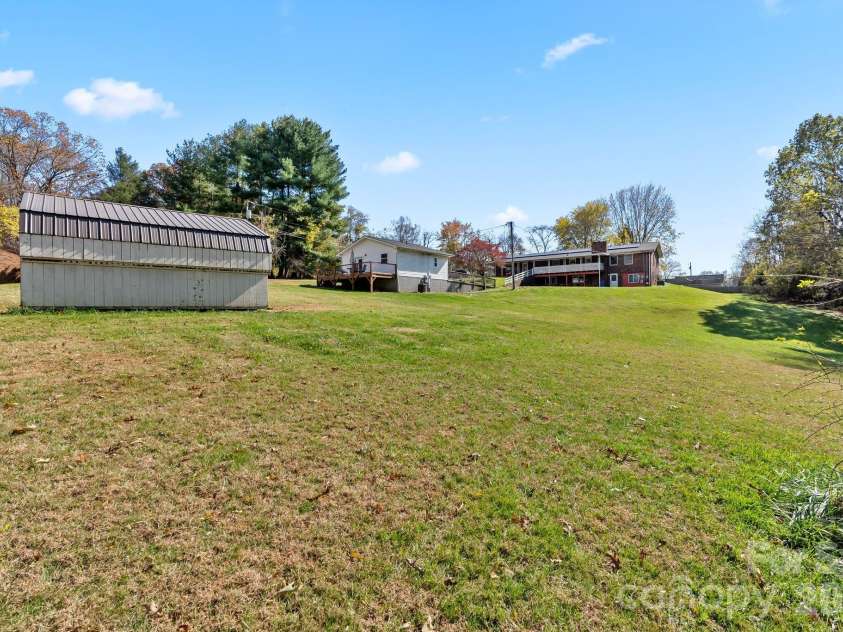 24 Ian River Drive, Asheville, NC 28806.  MLS# CAR4316888, YatesRealty ID 3646. 