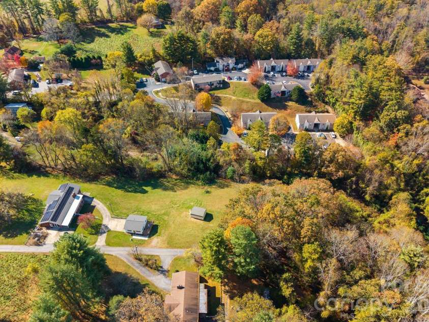 24 Ian River Drive, Asheville, NC 28806.  MLS# CAR4316888, YatesRealty ID 3646. 