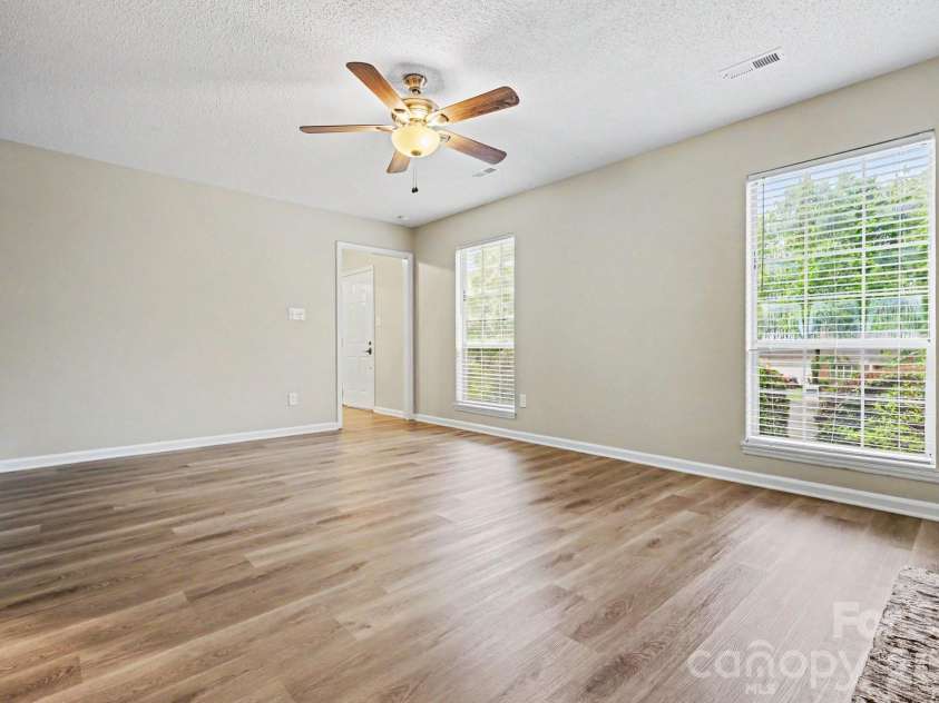 9305 Charolais Lane, Charlotte, NC 28213.  MLS# CAR4386478, YatesRealty ID 36461. 
