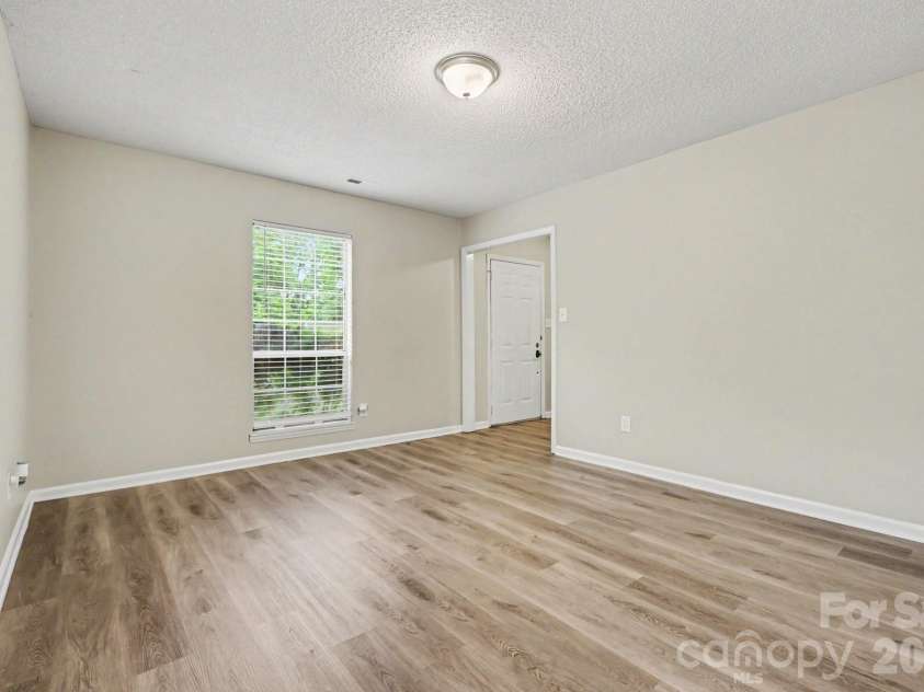 9305 Charolais Lane, Charlotte, NC 28213.  MLS# CAR4386478, YatesRealty ID 36461. 