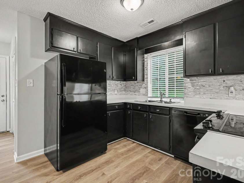 9305 Charolais Lane, Charlotte, NC 28213.  MLS# CAR4386478, YatesRealty ID 36461. 