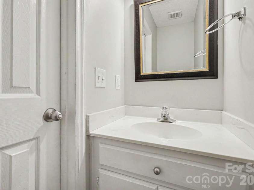 9305 Charolais Lane, Charlotte, NC 28213.  MLS# CAR4386478, YatesRealty ID 36461. 