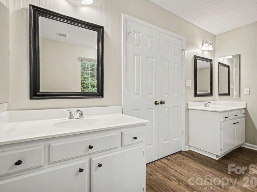 9305 Charolais Lane, Charlotte, NC 28213.  MLS# CAR4386478, YatesRealty ID 36461. 