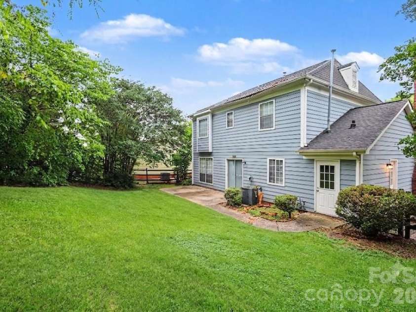 9305 Charolais Lane, Charlotte, NC 28213.  MLS# CAR4386478, YatesRealty ID 36461. 