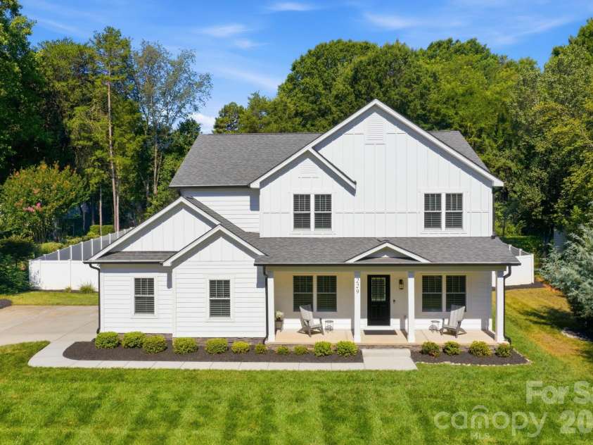 229 Elysian Drive, Mooresville, NC 28117.  MLS# CAR4401763, YatesRealty ID 36463. 