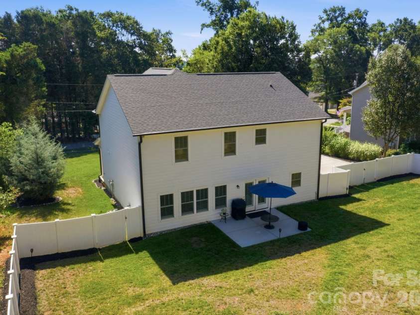 229 Elysian Drive, Mooresville, NC 28117.  MLS# CAR4401763, YatesRealty ID 36463. 