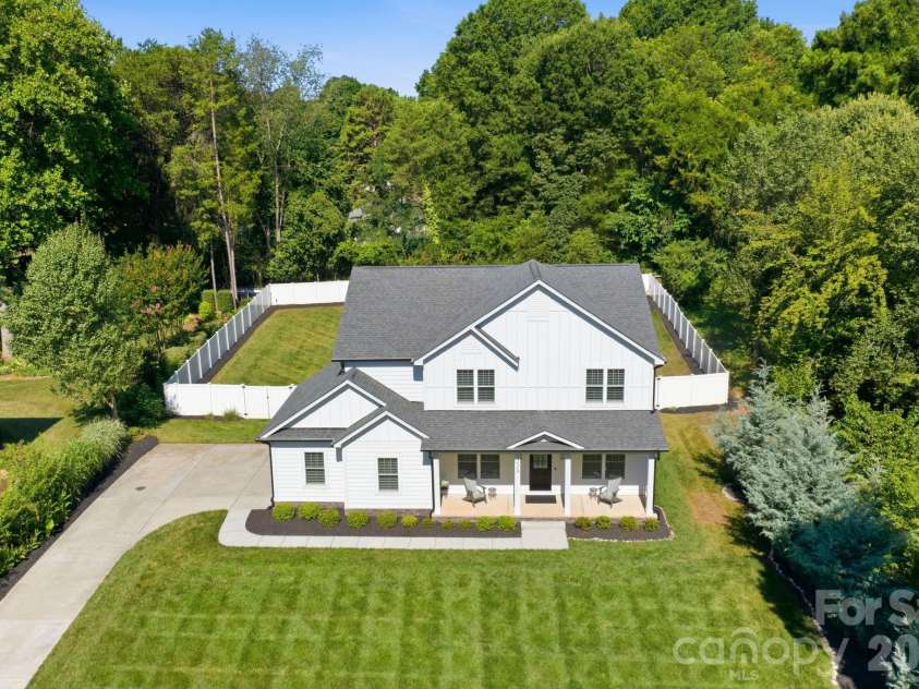 229 Elysian Drive, Mooresville, NC 28117.  MLS# CAR4401763, YatesRealty ID 36463. 