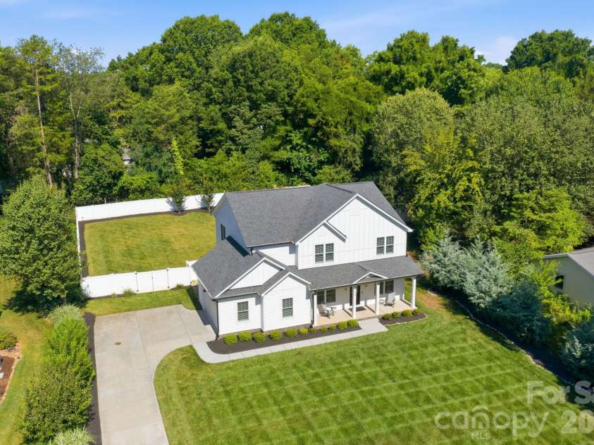 229 Elysian Drive, Mooresville, NC 28117.  MLS# CAR4430310, YatesRealty ID 36463. 3 gates in the backyard
