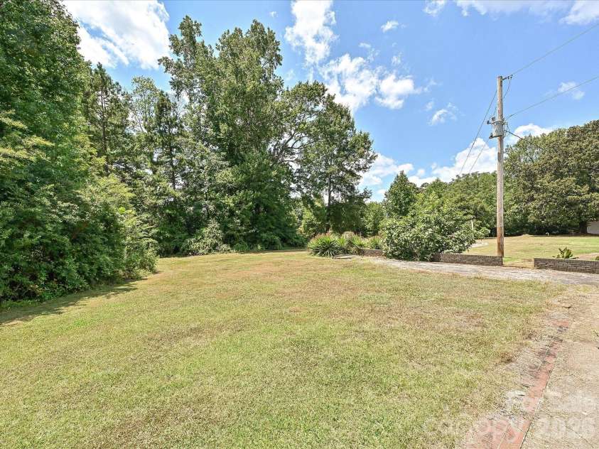 3501 Parkwood School Road, Monroe, NC 28112.  MLS# CAR4399540, YatesRealty ID 36464. 