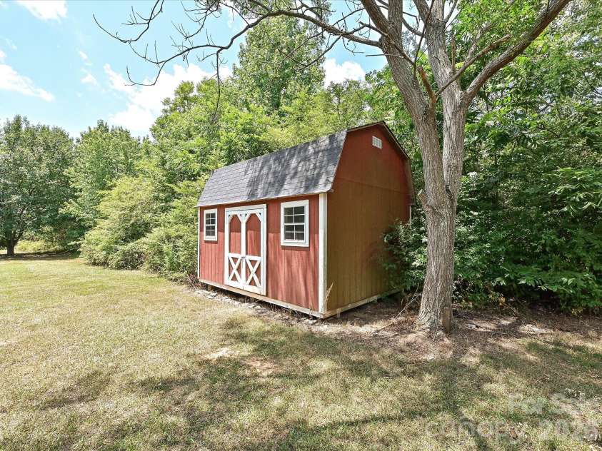 3501 Parkwood School Road, Monroe, NC 28112.  MLS# CAR4399540, YatesRealty ID 36464. 